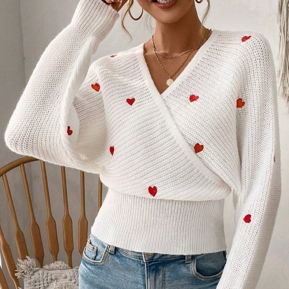 White Casual Women's Heart Embroidery Batwing Sleeve Wrap Sweater - Picture 4 of 5